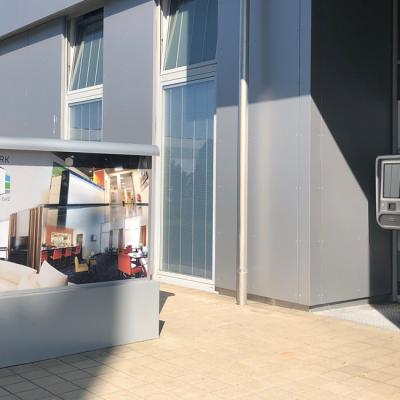 Funky Strawberry Werbetechnik Livenwork